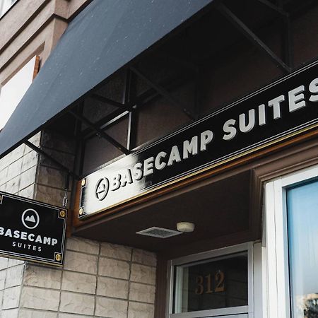 Basecamp Suites バンフ エクステリア 写真